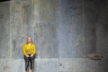 AGATHA foto Eva Roefs. Light design vinny jones